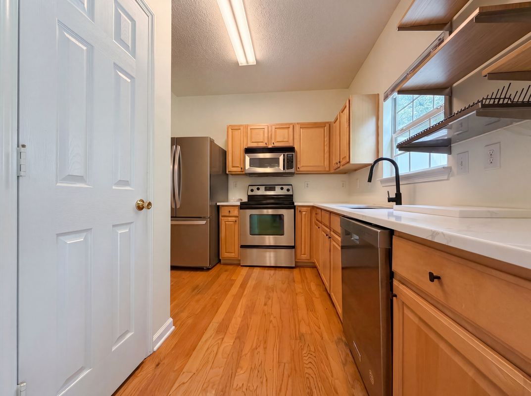 Photo 9 of 20 of 2350 Heritage Park Cir NW, Kennesaw, GA