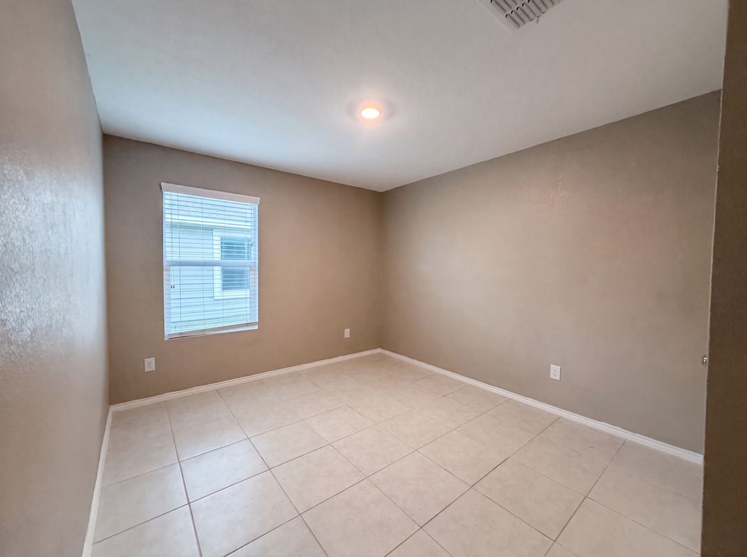 Photo 7 of 20 of 5832 Timber Point Dr, Princeton, TX