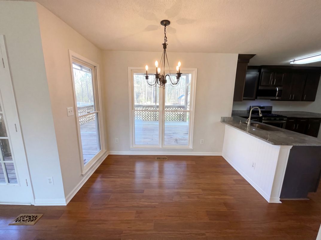 Photo 6 of 28 of 1012 Crown Corners Dr, McDonough, GA
