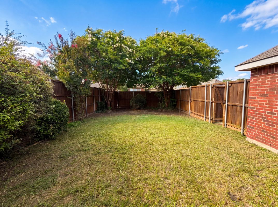 Photo 16 of 17 of 1441 Forest Oaks Ct, Frisco, TX