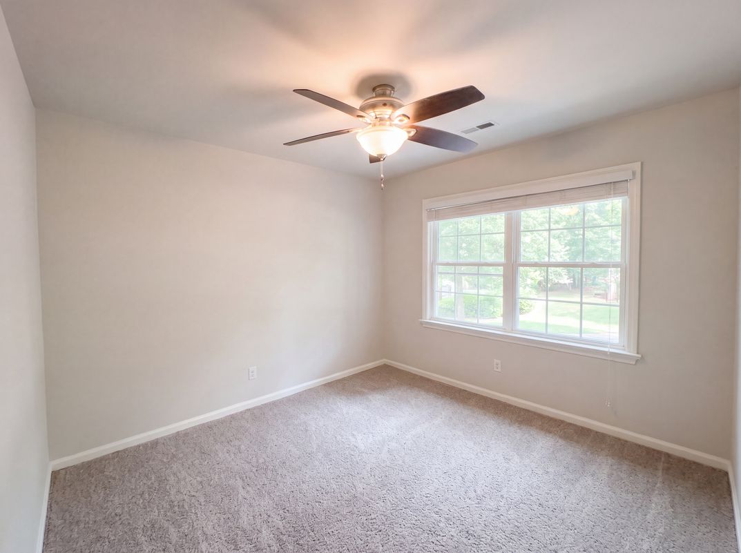 Photo 13 of 26 of 101 Bonito Dr, Yorktown, VA