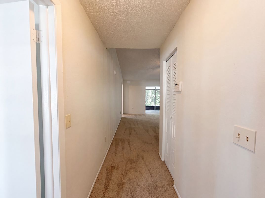 Photo 19 of 27 of 5720 Kneeland Ln, Tampa, FL