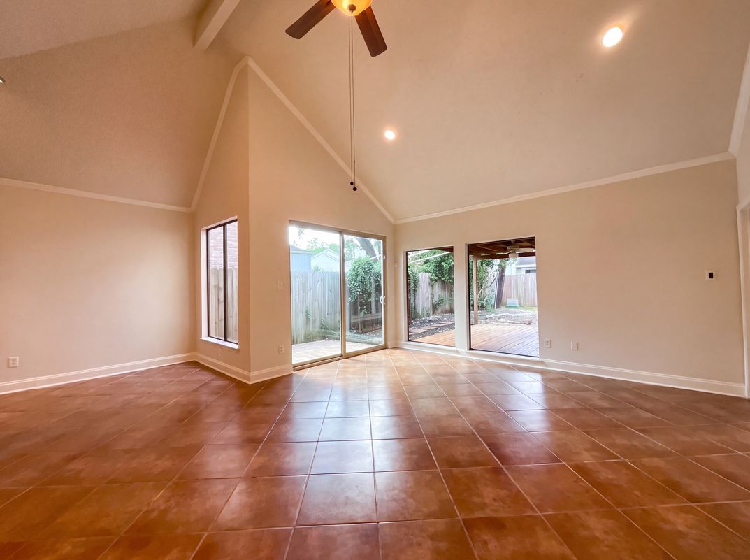 Photo 6 of 17 of 12910 Ashford Chase Dr, Houston, TX