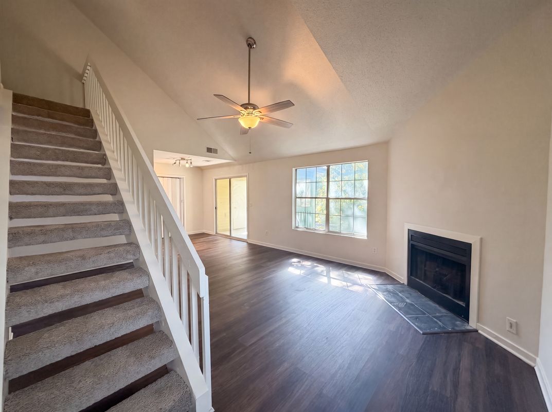 Photo 5 of 18 of 6297 Rolling Fork Rd, North Charleston, SC