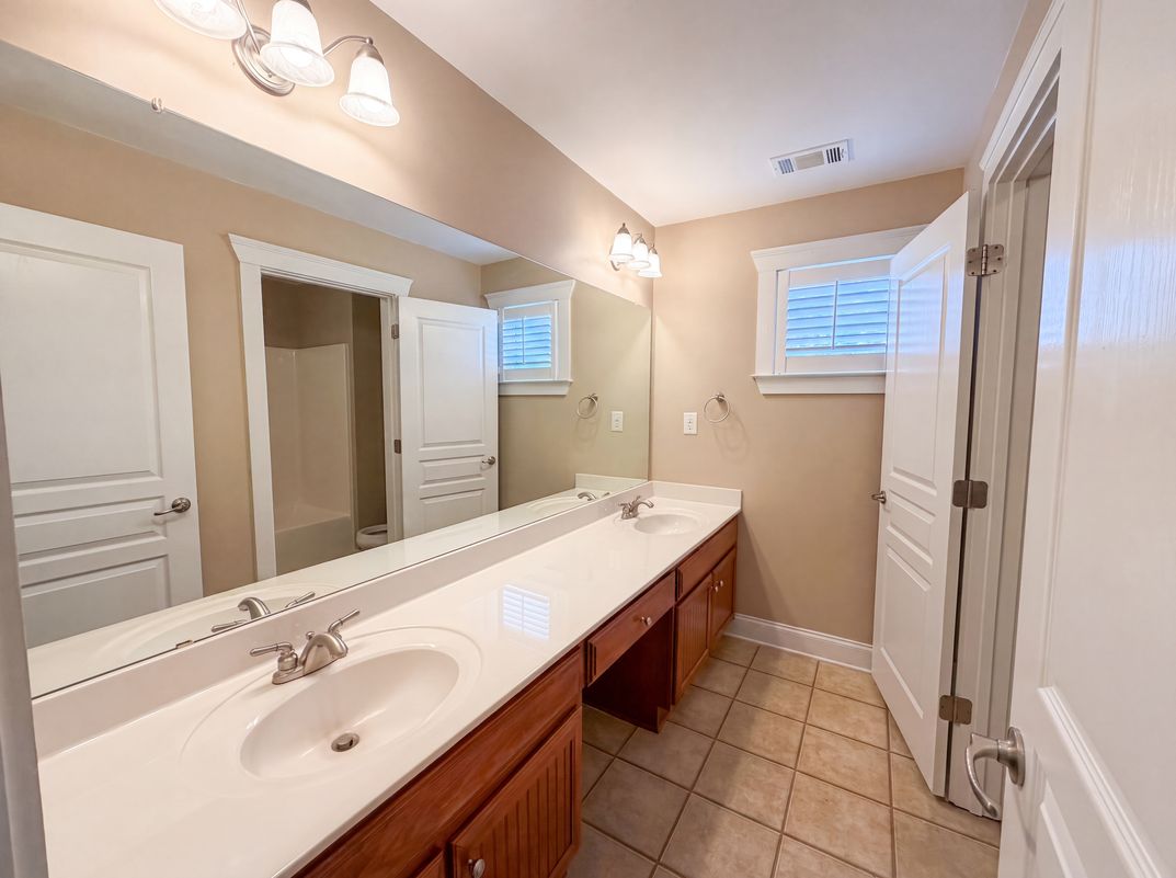 Photo 19 of 28 of 2983 Boulder Walk Ct SE, Atlanta, GA