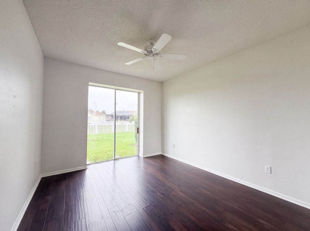 Photo 4 of 28 of 12919 Prestwick Dr, Riverview, FL