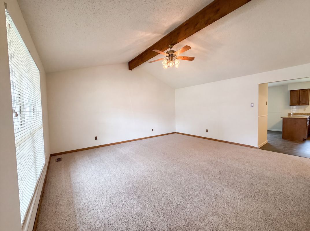 Photo 3 of 21 of 3679 Vago Ln, Florissant, MO