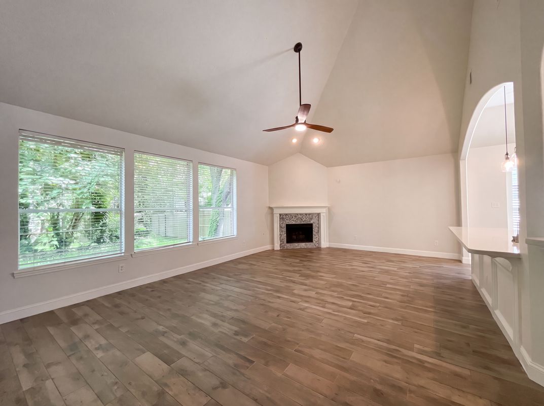 Photo 8 of 20 of 7107 Sweet Violet Trl, Humble, TX