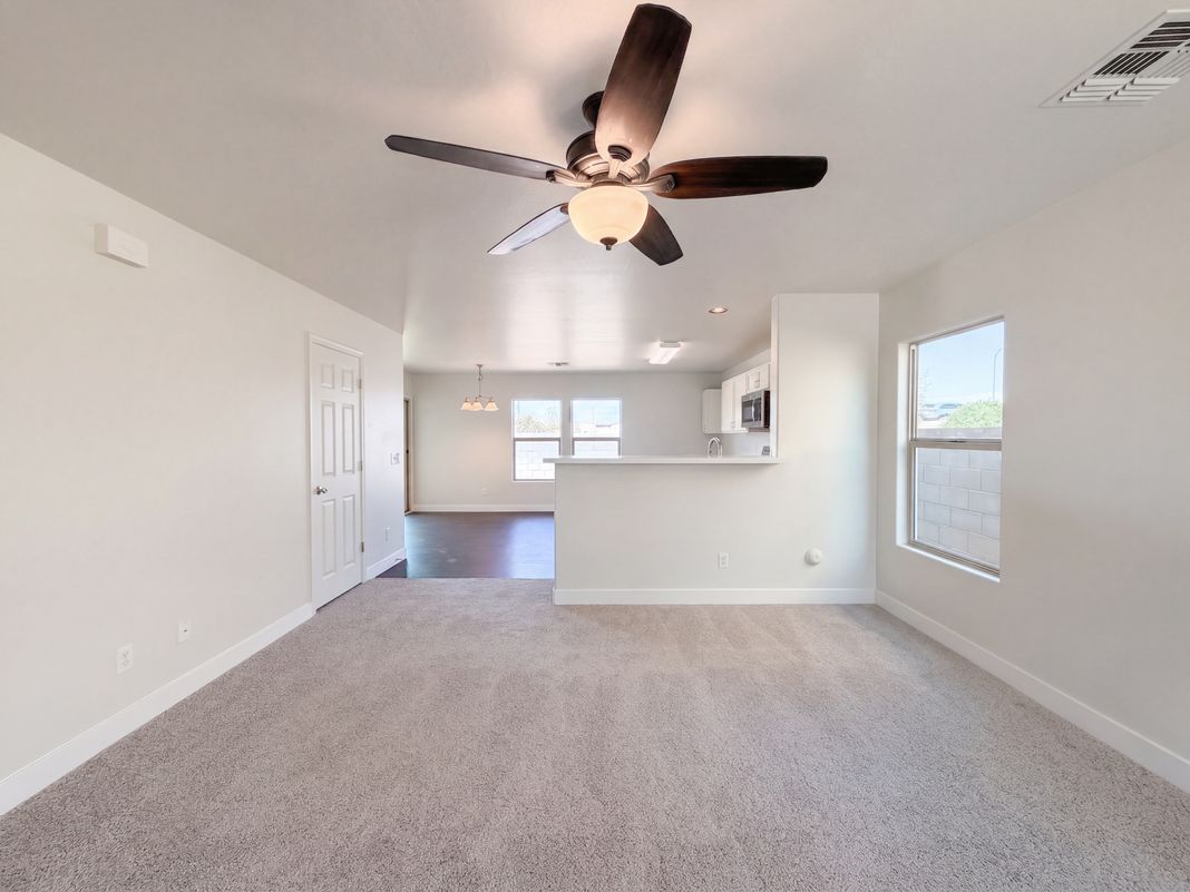 Photo 4 of 36 of 11036 W College Dr, Phoenix, AZ