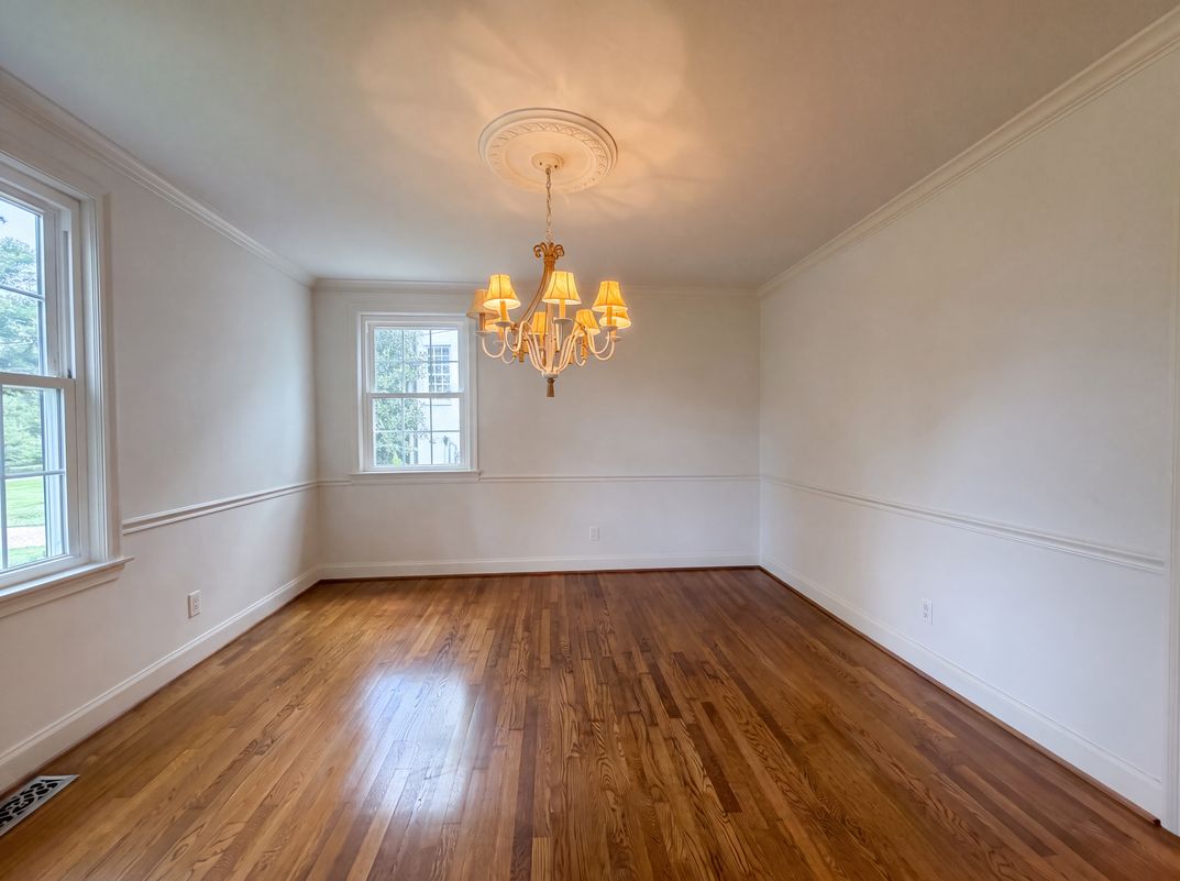 Photo 9 of 23 of 608 Estes Rd, Nashville, TN