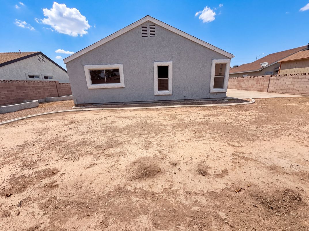 Photo 3 of 36 of 1909 Joella St, Las Vegas, NV