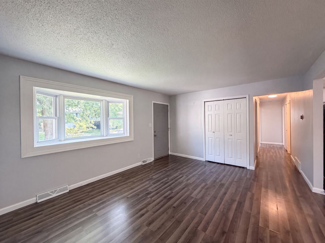 Photo 11 of 33 of 1415 Bolenhill Ave, Columbus, OH