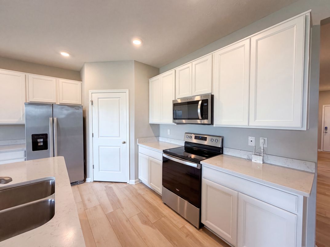 Photo 8 of 19 of 1671 Fairmount Dr, Greenfield, IN
