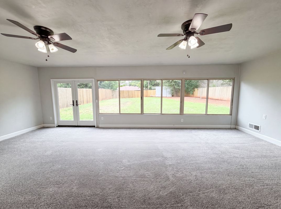 Photo 11 of 17 of 10508 Whitehaven Rd, Oklahoma City, OK