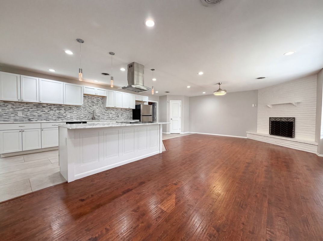 Photo 3 of 16 of 1118 Melissa Dr, San Antonio, TX