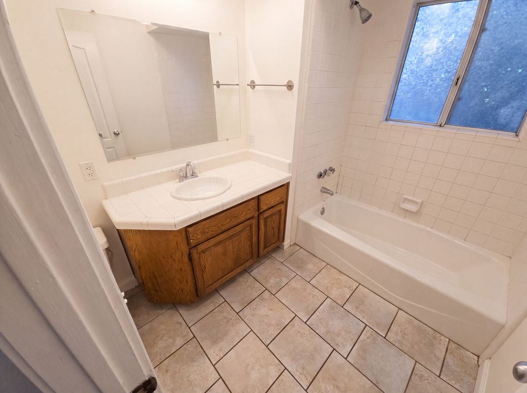Photo 18 of 31 of 472 Brentwood Dr, Lake Arrowhead, CA