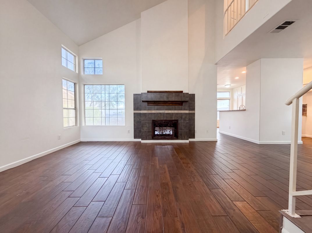 Photo 3 of 22 of 7504 Holloran Ct, Las Vegas, NV