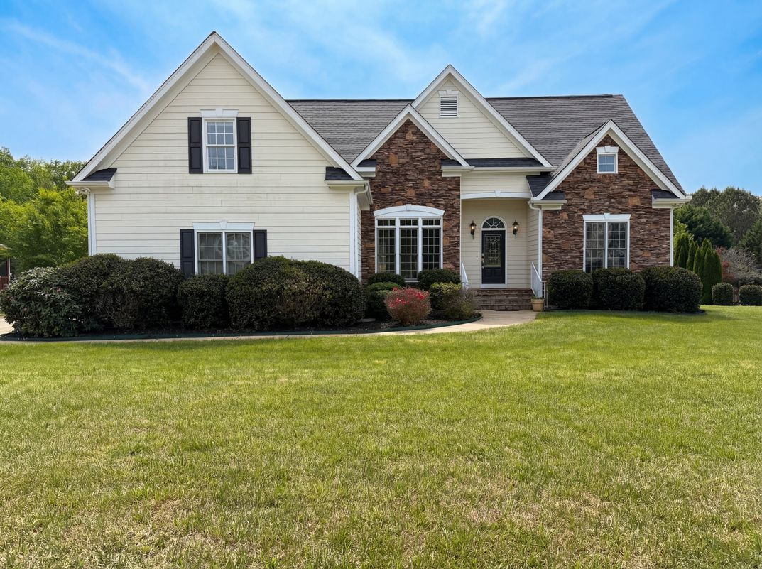 Property photo 1 of 90 Scotts Pine Cir