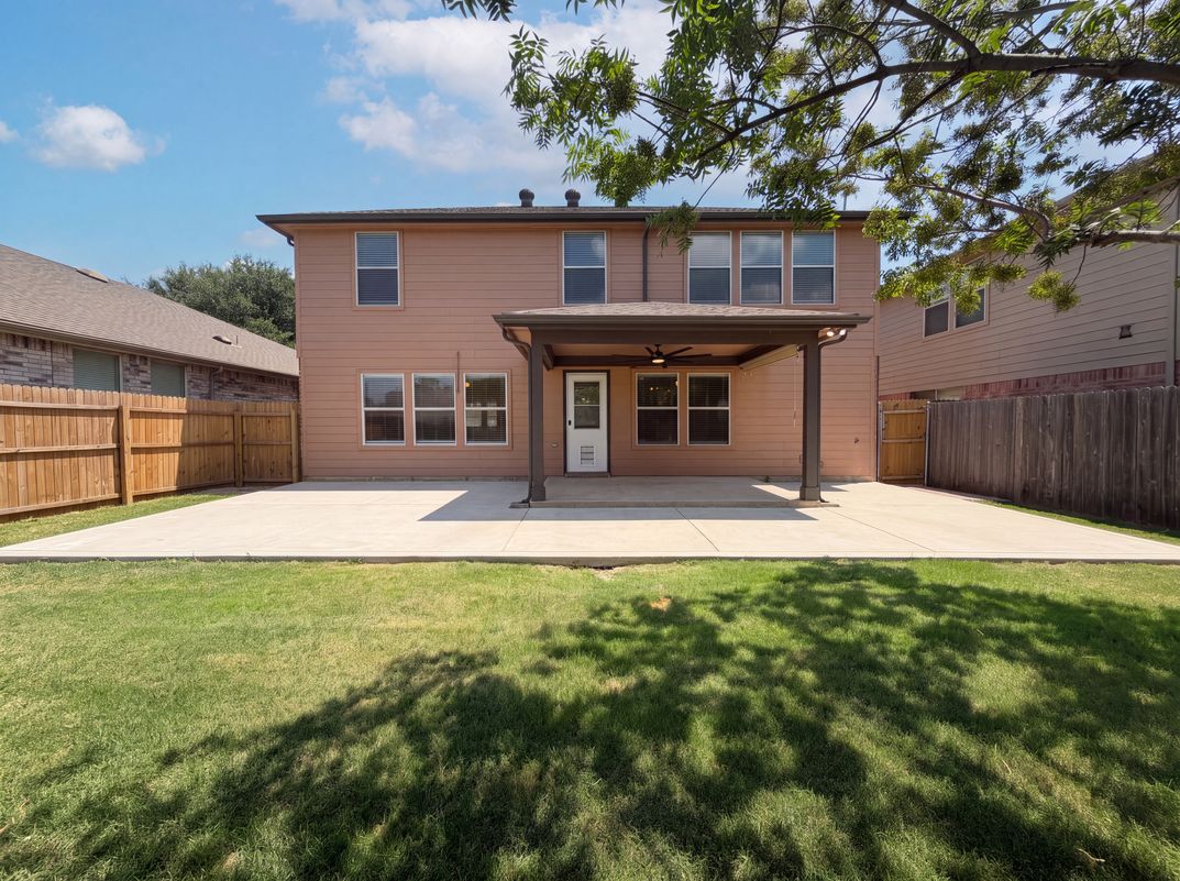 Photo 5 of 29 of 3605 Lazy River Ranch Rd, Roanoke, TX