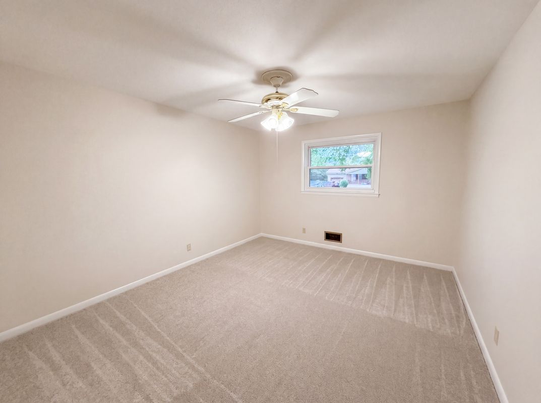 Photo 4 of 19 of 128 Greenview Dr, Kannapolis, NC
