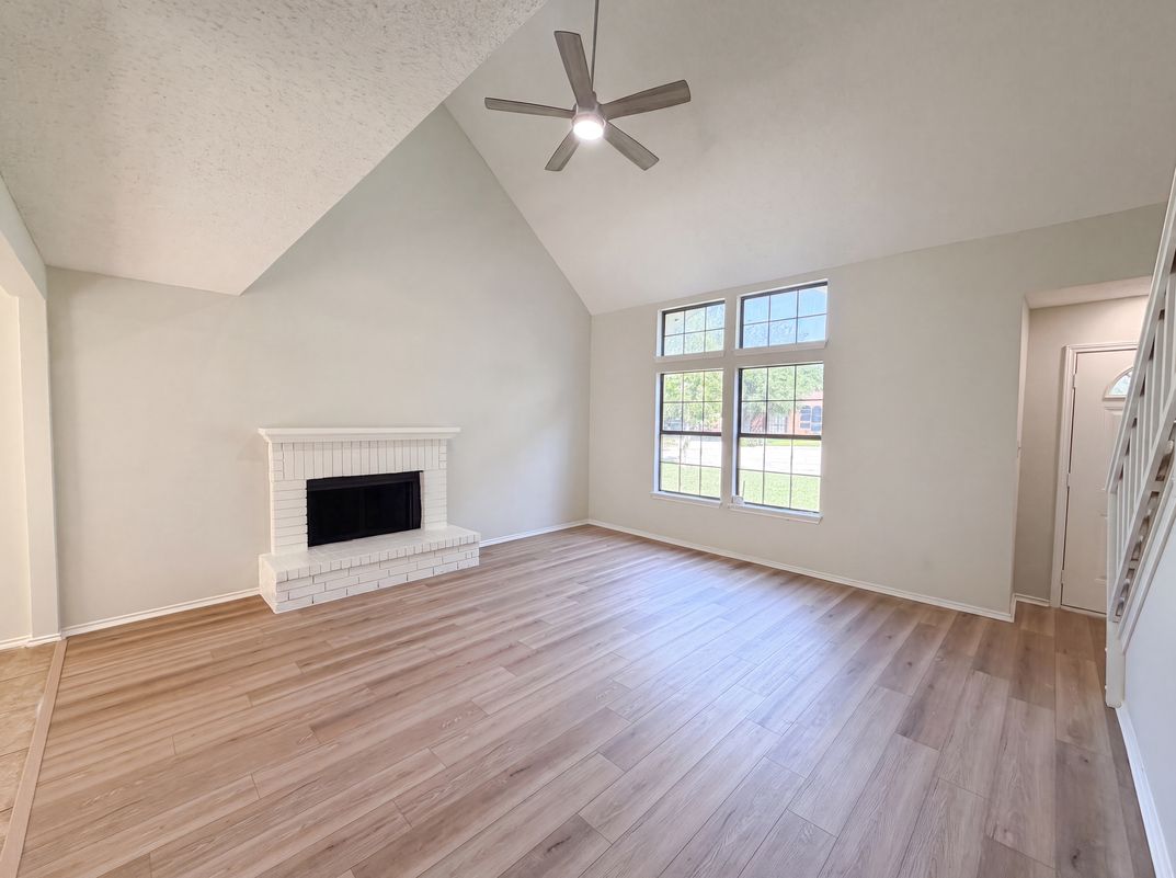 Photo 9 of 27 of 4300 Windwillow Ct, Fort Worth, TX