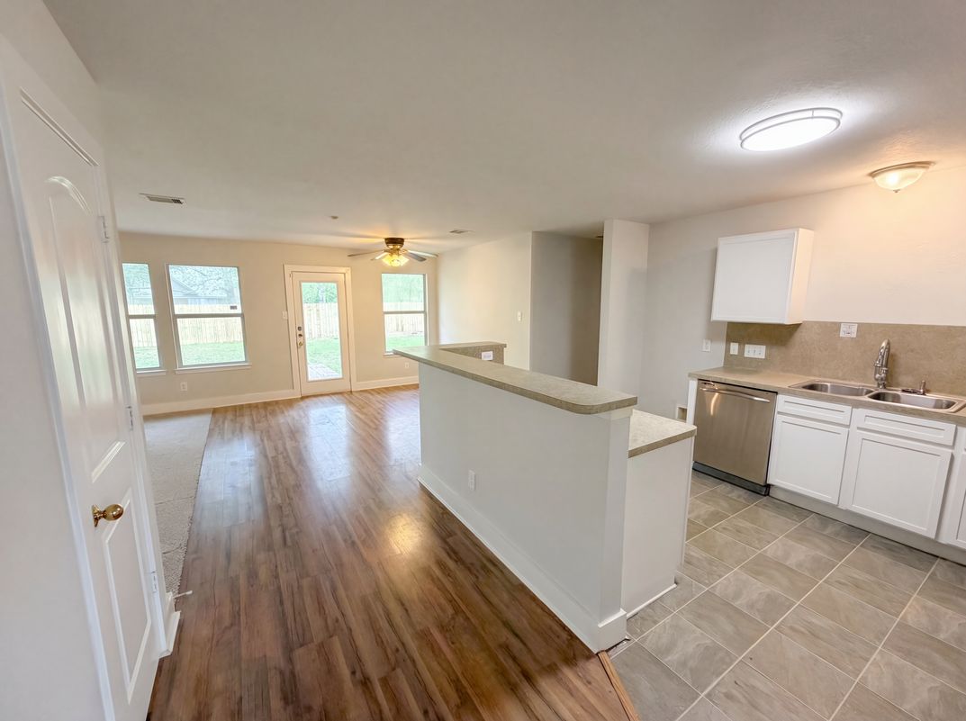 Photo 11 of 22 of 414 Binnacle Way, Crosby, TX