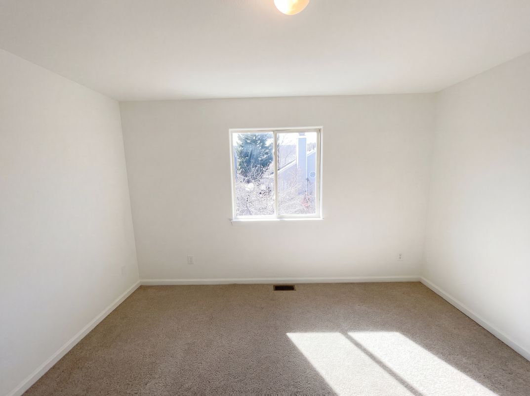 Photo 13 of 20 of 9686 Fairwood St, Littleton, CO