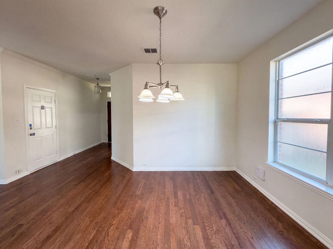 Photo 11 of 25 of 1421 Sparrow Dr, Little Elm, TX