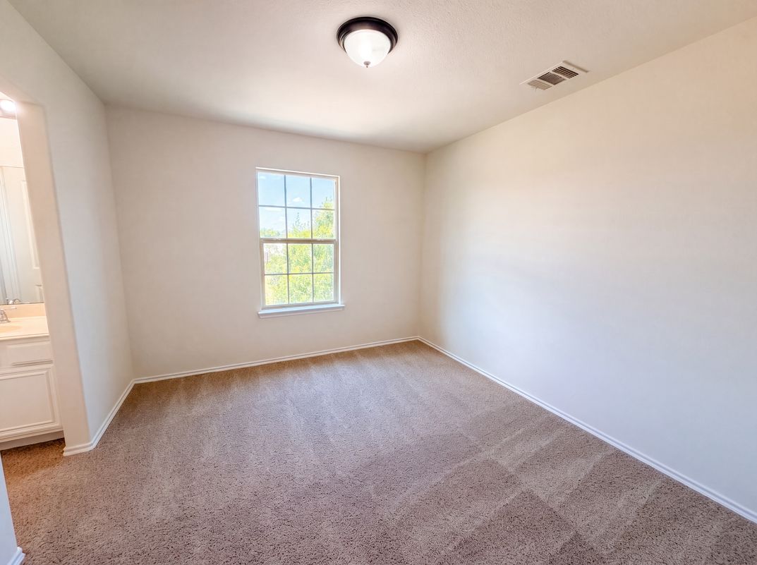 Photo 9 of 18 of 4038 Golden Rod Dr, Forney, TX