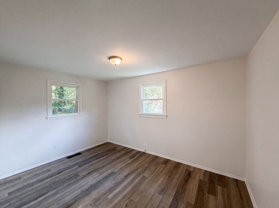 Photo 10 of 14 of 310 Robin Hood Dr, Raleigh, NC