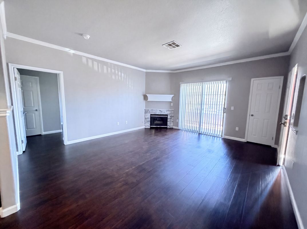 Photo 15 of 28 of 4730 E Craig Rd, Las Vegas, NV
