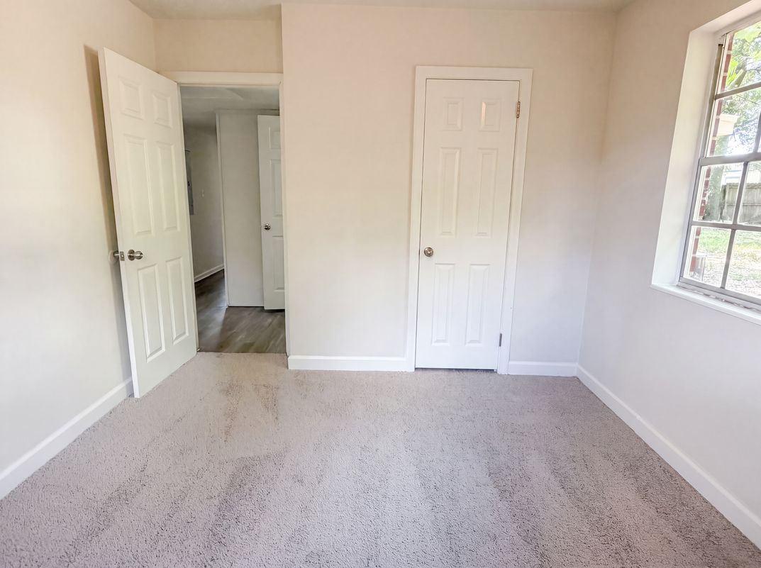 Photo 19 of 21 of 5928 Lake Ridge Ave, Jacksonville, FL