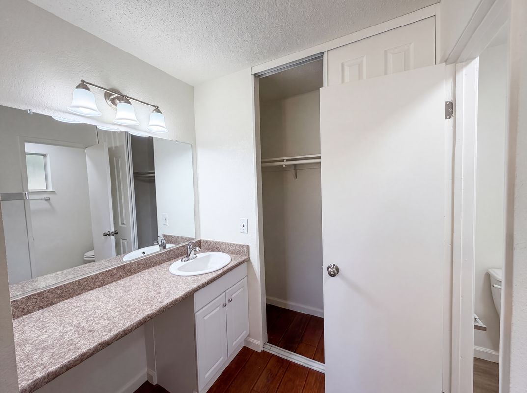 Photo 21 of 39 of 4948 Dewey Dr, Fair Oaks, CA