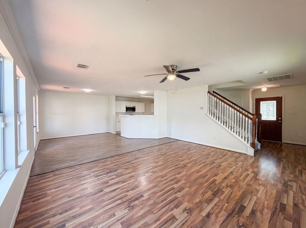 Photo 7 of 23 of 2711 Skyview Trace Ct, Houston, TX