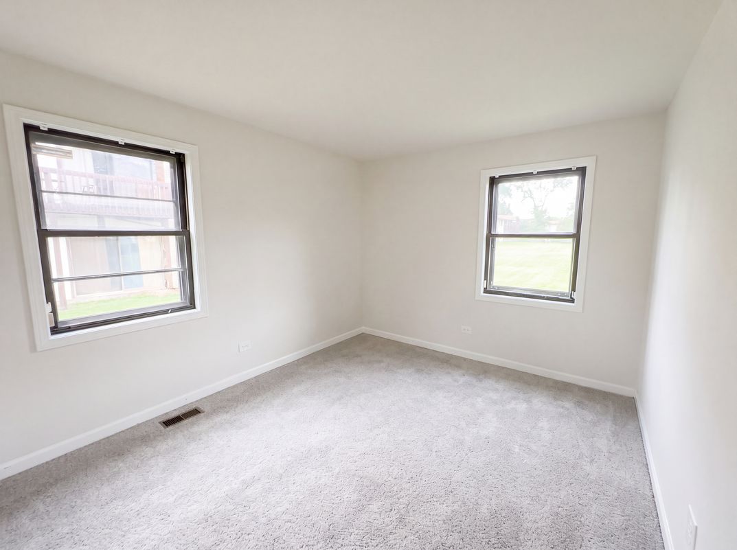 Photo 15 of 42 of 4133 193rd St, Country Club Hills, IL
