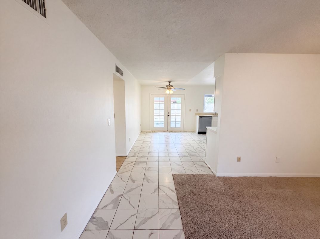 Photo 3 of 21 of 6036 N 72nd Dr, Glendale, AZ