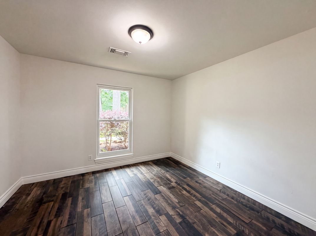 Photo 10 of 19 of 11614 Mile Dr, Houston, TX