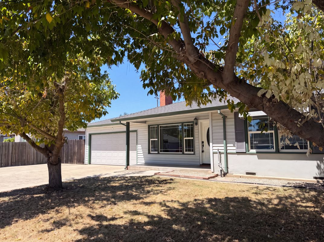 Photo 28 of 41 of 719 N Crescent Ave, Lodi, CA