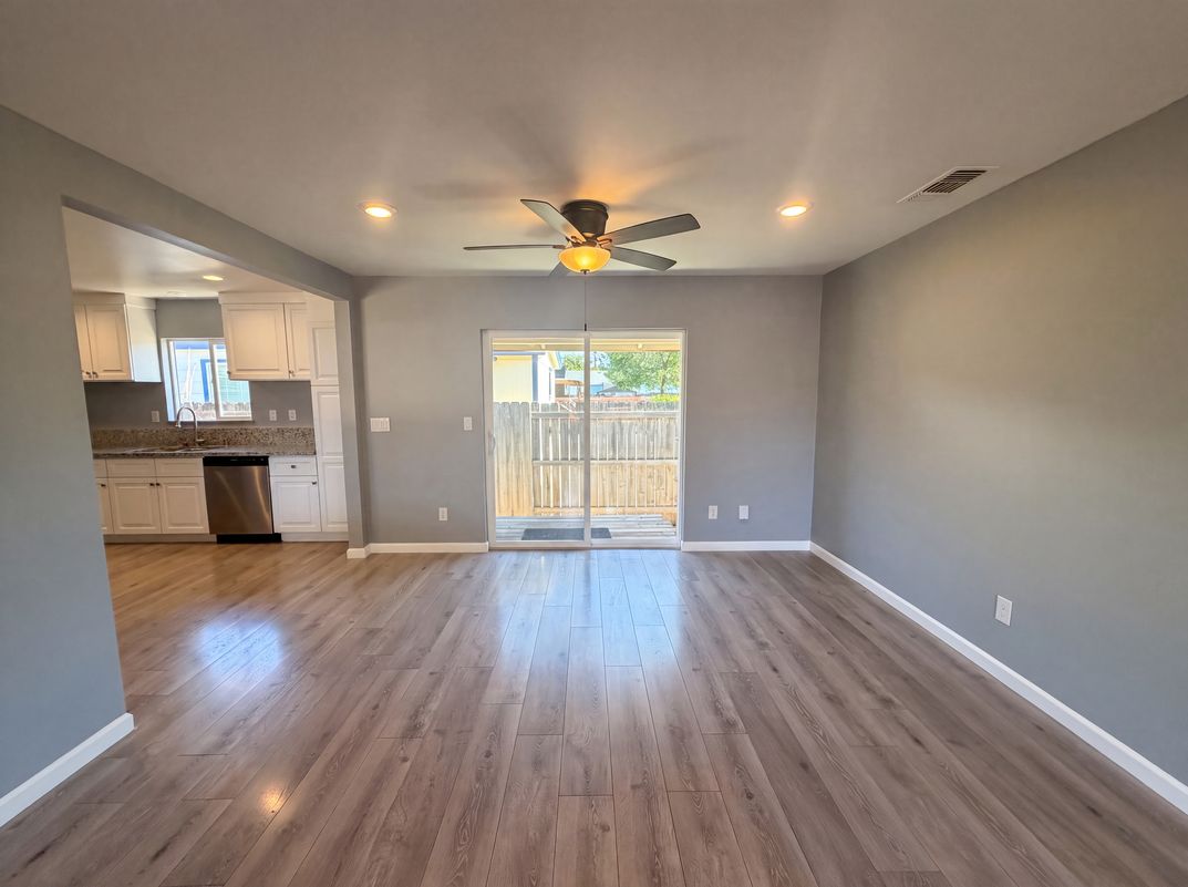 Photo 10 of 24 of 3713 Ripley St, Sacramento, CA