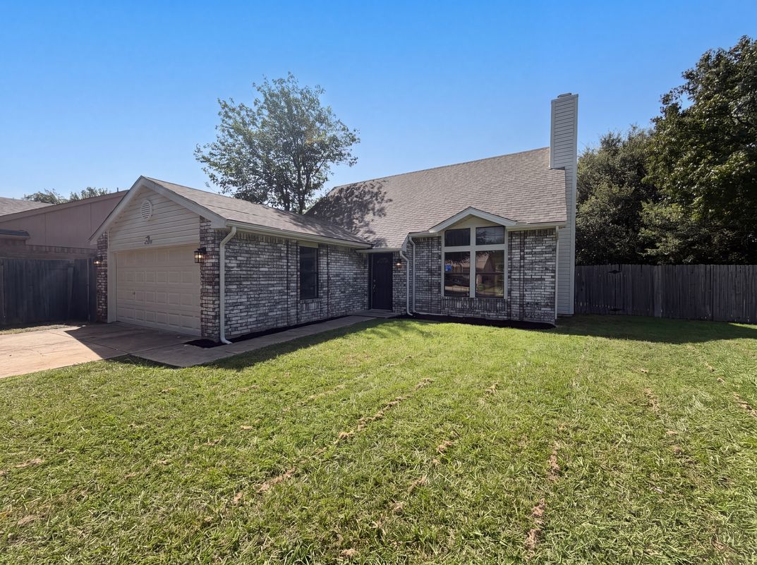 Photo 22 of 27 of 4300 Windwillow Ct, Fort Worth, TX