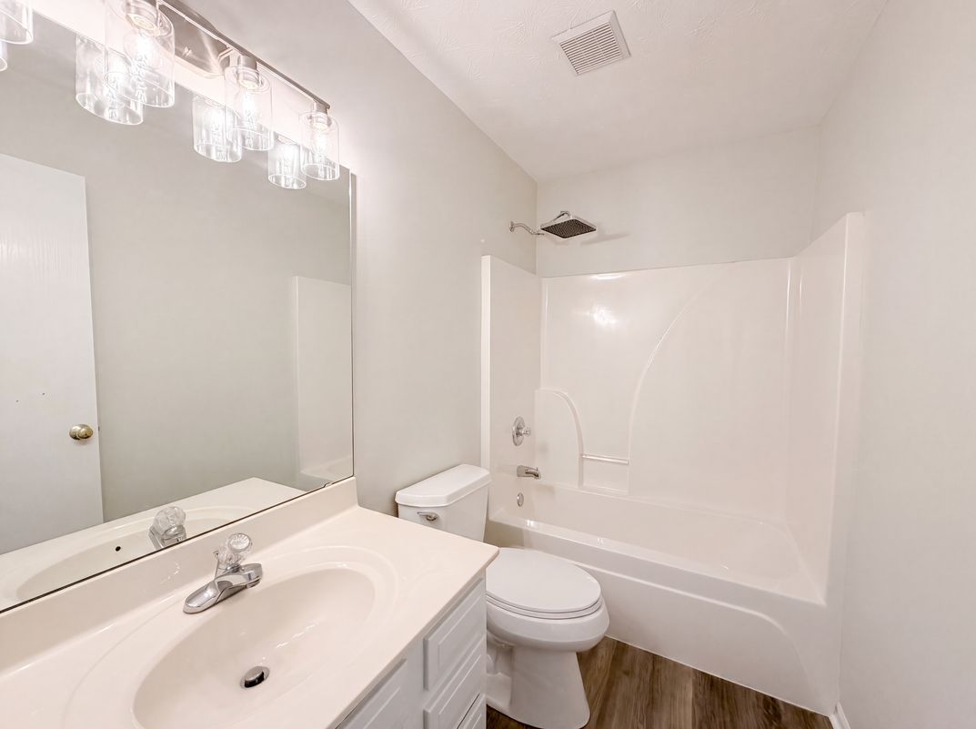 Photo 14 of 27 of 4213 Mallard Dr, Batavia, OH