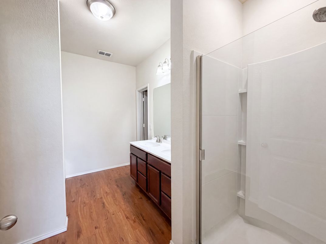 Photo 17 of 26 of 9165 Blackstone Dr, Providence Village, TX