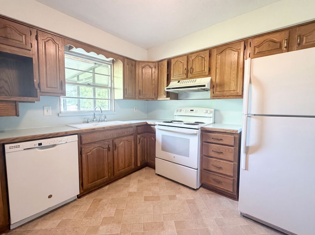 Photo 2 of 17 of 279 Bonnlyn Dr, Orange Park, FL
