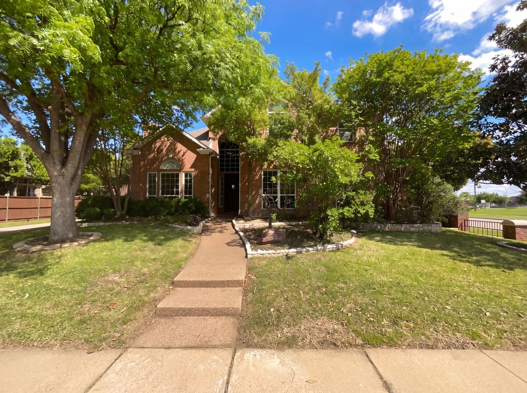 2400 Creekview Dr Plano TX 75093