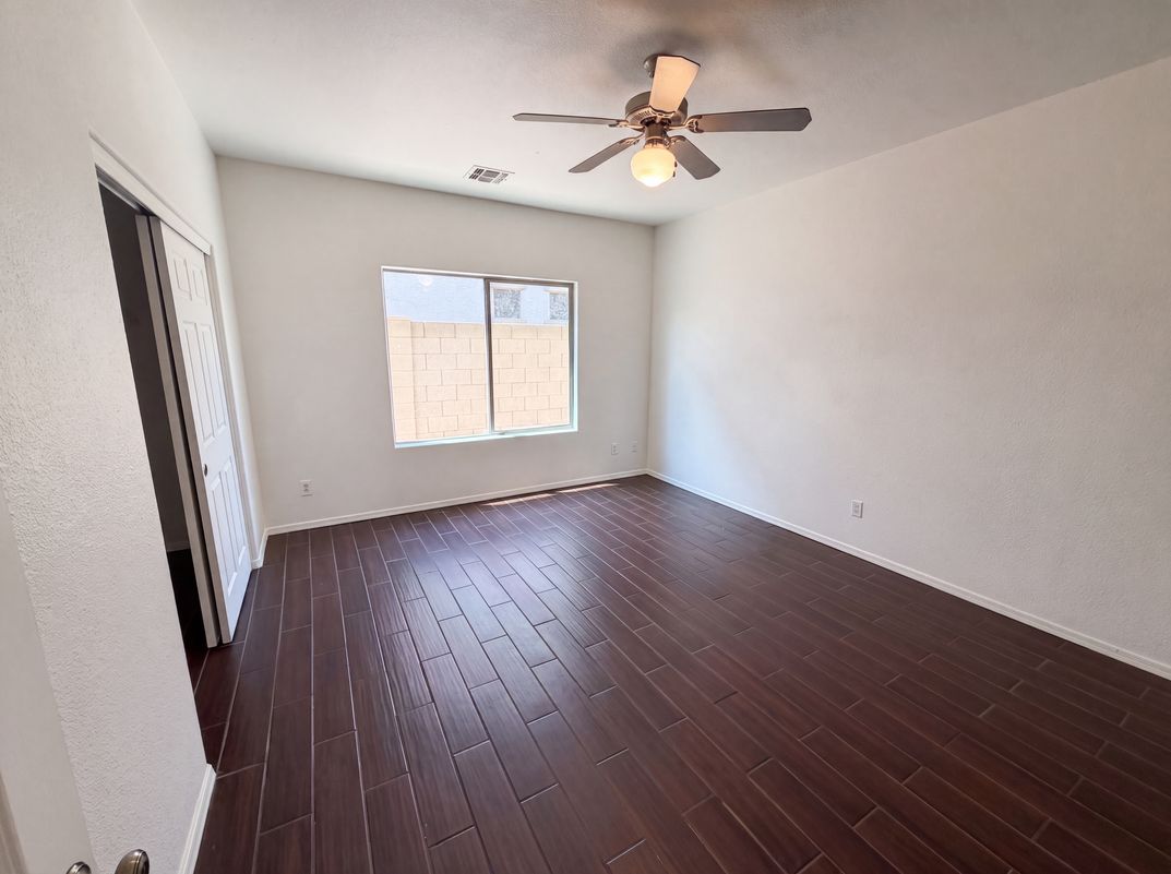 Photo 19 of 39 of 7428 S 15th Dr, Phoenix, AZ