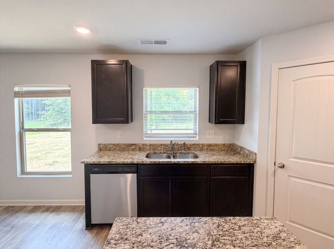 Photo 7 of 33 of 1300 Mills Cove Dr, Covington, GA