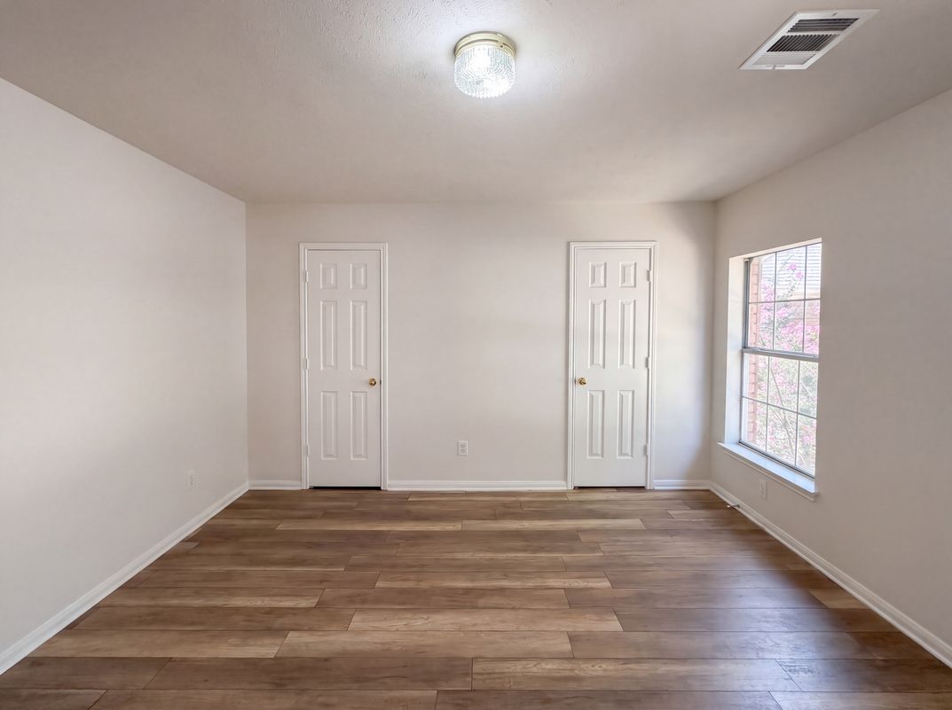 Photo 14 of 26 of 1231 Jeanette Way, Carrollton, TX