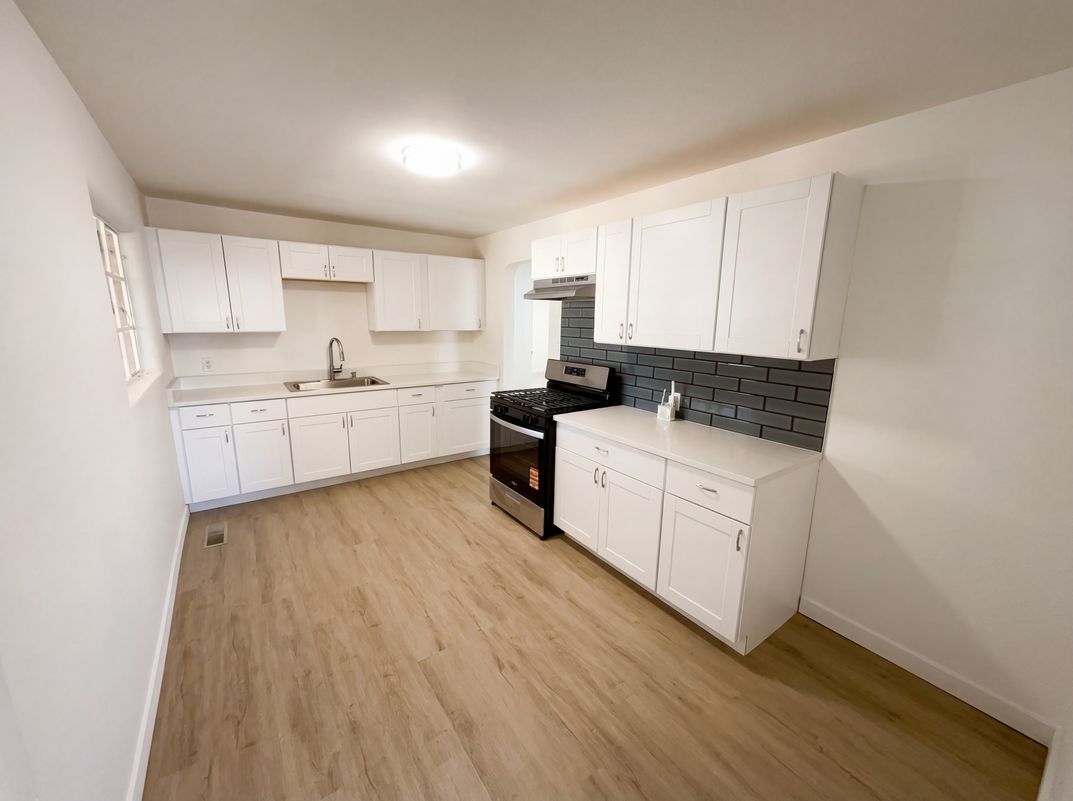 Property photo 2 of 628 Florida St SE