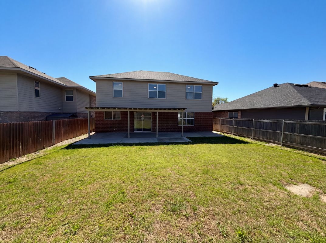 Photo 18 of 23 of 2027 Pine Knot Dr, Heartland, TX