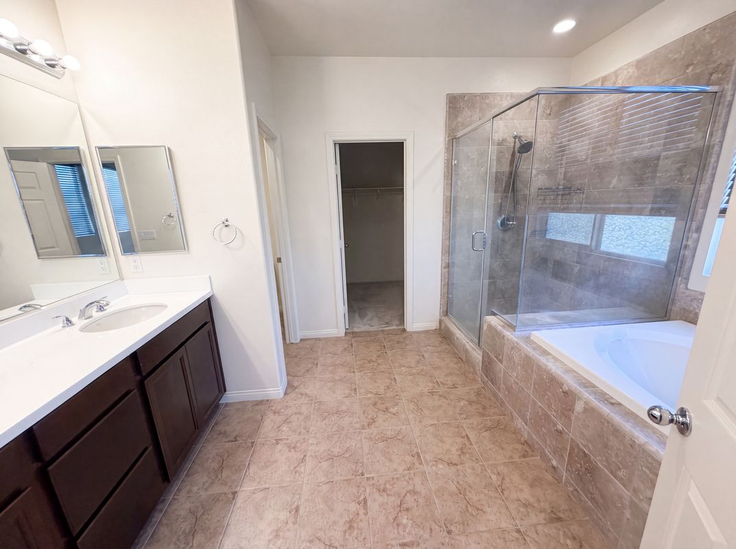 Photo 13 of 24 of 1182 Woodbury Ln, Mentone, CA